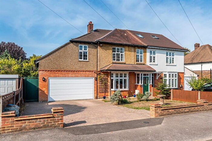 5 Bedroom Semi Detached House For Sale In Holland Avenue, Cheam, SM2
