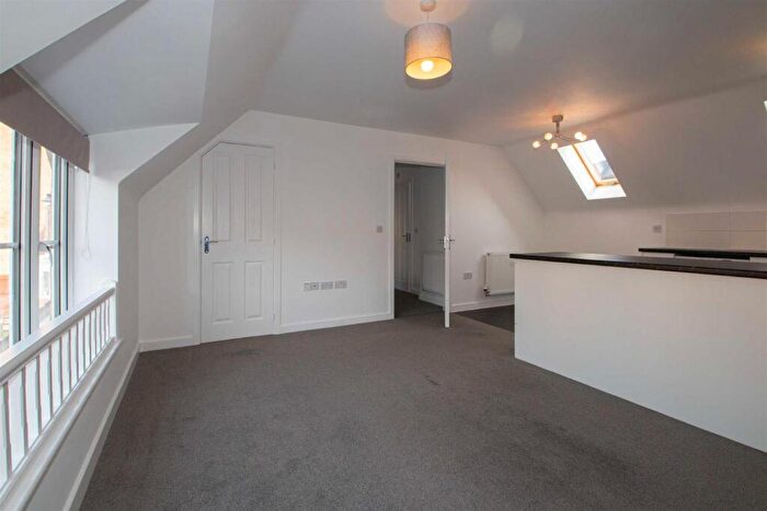 2 Bedroom Coach House To Rent In Fonda Meadows, Oxley Park, Milton Keynes, MK4