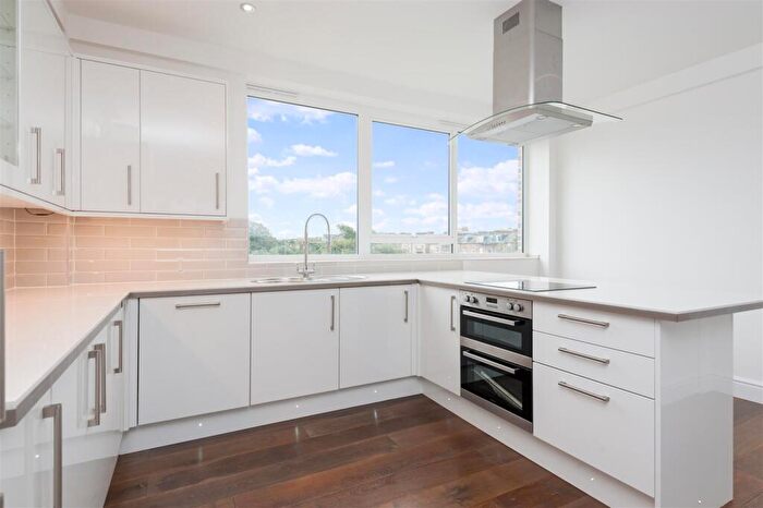 2 Bedroom Apartment To Rent In The Legacy, - Denmark Villas, BN3
