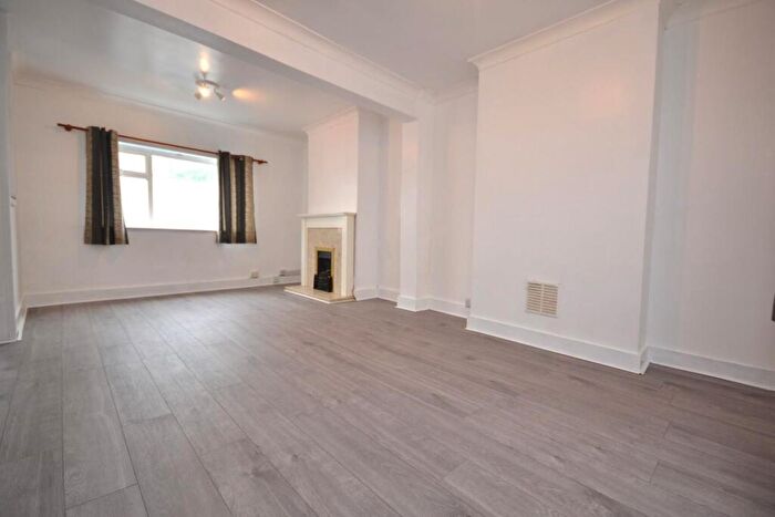 3 Bedroom Terraced House For Sale In Stanley Street, Reading, Berkshire, RG1