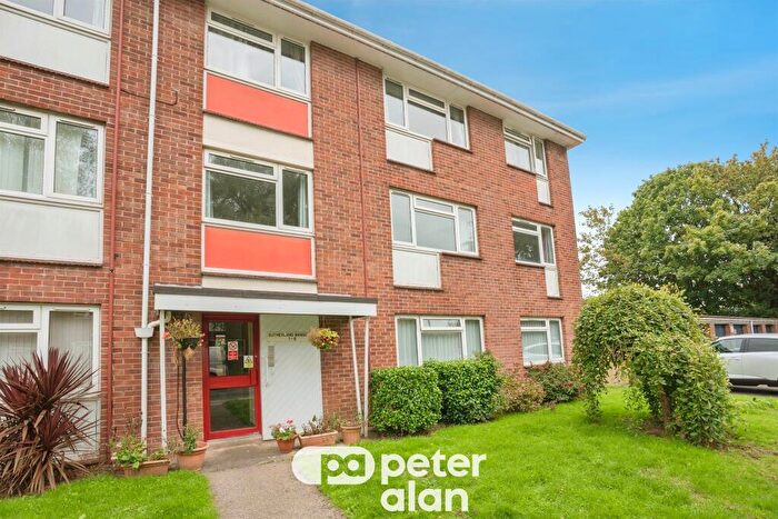 3 Bedroom Flat For Sale In Park Lane, Whitchurch, Cardiff, CF14