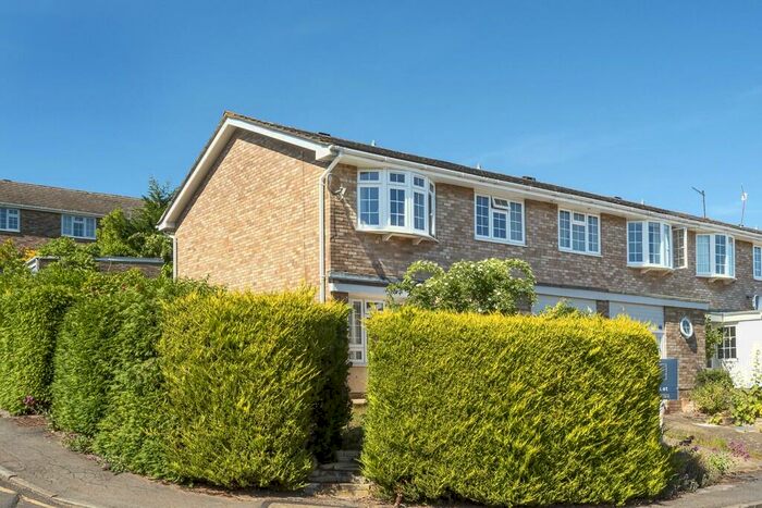 4 Bedroom End Of Terrace House To Rent In Lynwood, Guildford, GU2