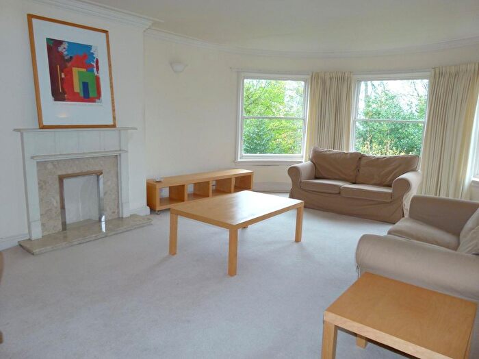 2 Bedroom Flat To Rent In Westfield Terrace, Leeds, West Yorkshire, LS7