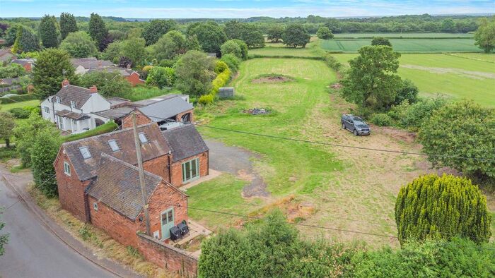 1 Bedroom Cottage For Sale In Woodhouses Road, Burntwood, WS7