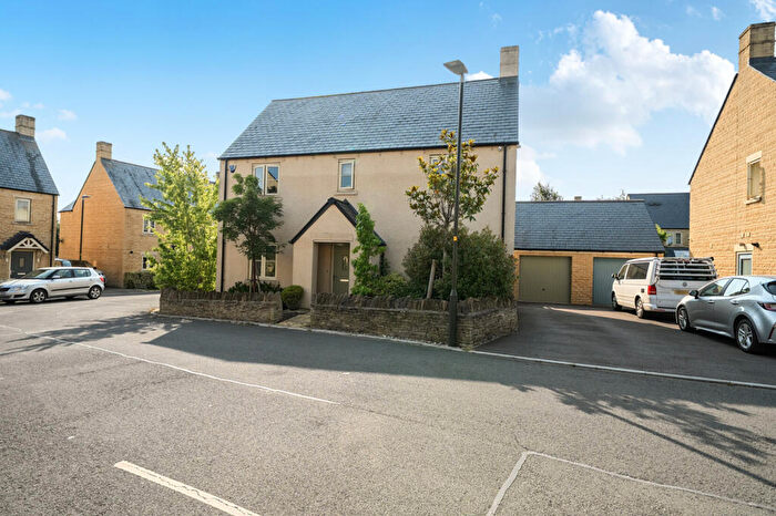 4 Bedroom Detached House For Sale In The Furrows, Bourton-on-the-Water, Cheltenham, GL54