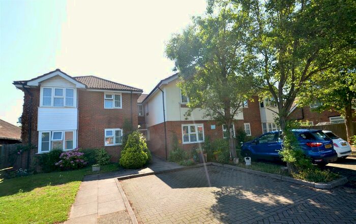 1 Bedroom Flat To Rent In Great Central Avenue, Ruislip, HA4