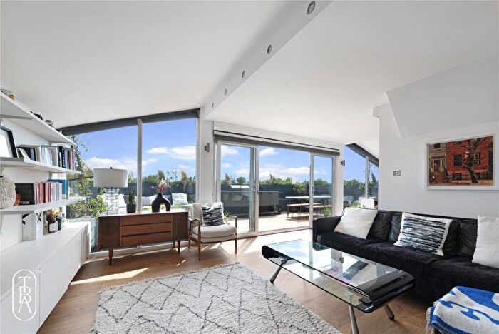 3 Bedroom Apartment For Sale In Roman Road, London, E3