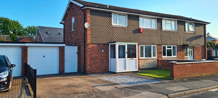 3 Bedroom Semi Detached House For Sale In Arras Close, Lincoln, LN1