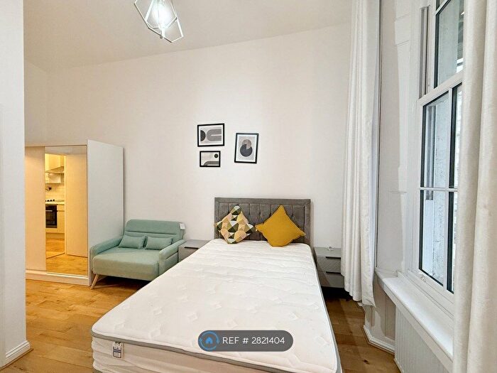 Studio To Rent In King's Cross Road, London, WC1X