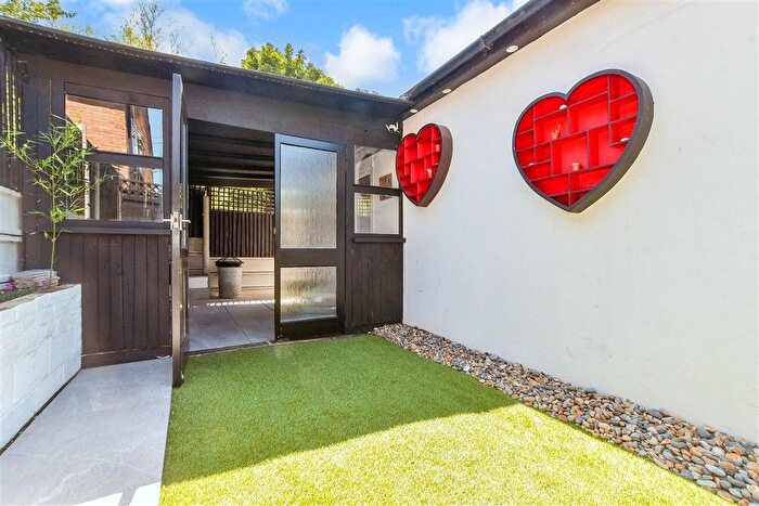 2 Bedroom Detached Bungalow For Sale In Coleman Crescent, Ramsgate, Kent, CT12