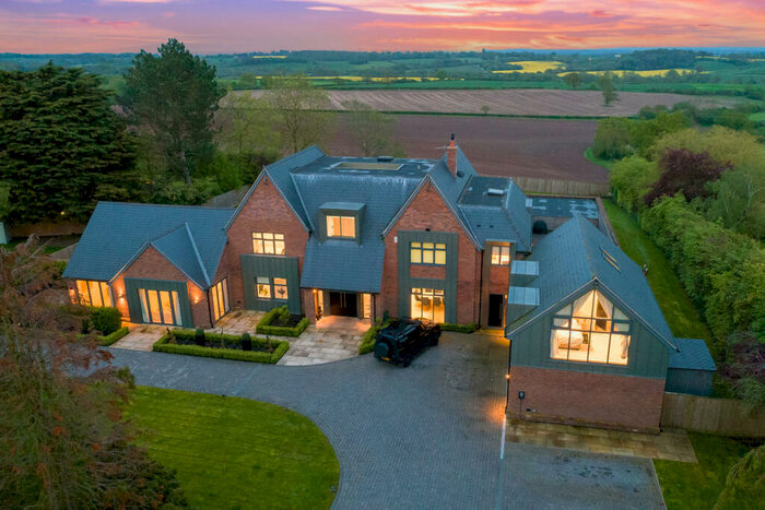 6 Bedroom Detached House For Sale In Claverdon, Warwickshire, CV35