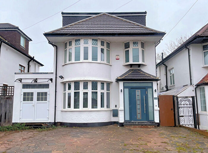 4 Bedroom Detached House To Rent In Green Lane, Edgware, HA8