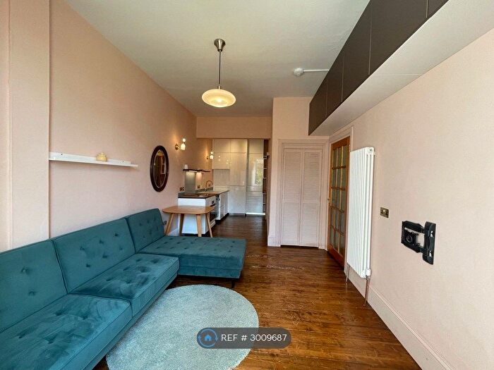 2 Bedroom Flat To Rent In Sloan Street, Edinburgh, EH6