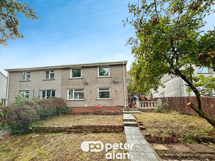 3 Bedroom Terraced House To Rent In Nantycoed, Troedyrhiw, Merthyr Tydfil, CF48