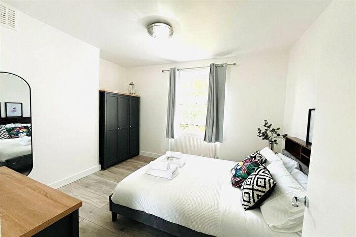 1 Bedroom Flat To Rent In Mildmay Grove South, Islington London, N1