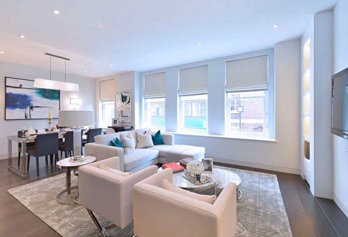 2 Bedroom Flat To Rent In Duke Street, London, W1K