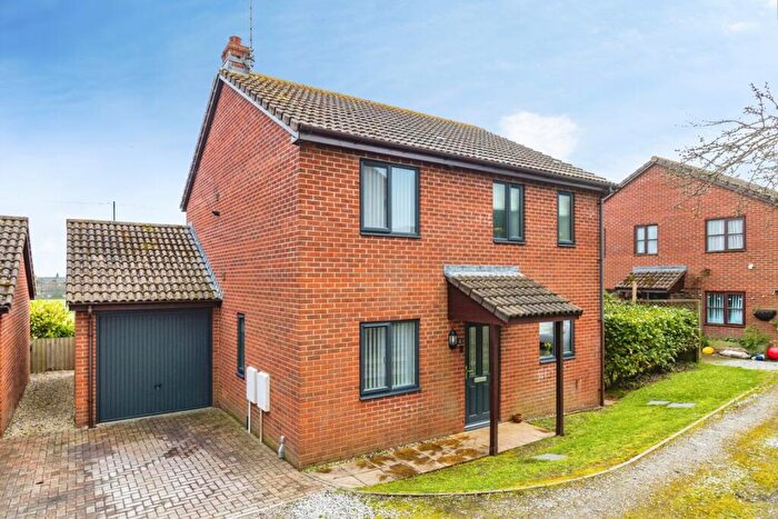 3 Bedroom Detached House For Sale In Thompson Close, Dawlish, Devon, EX7