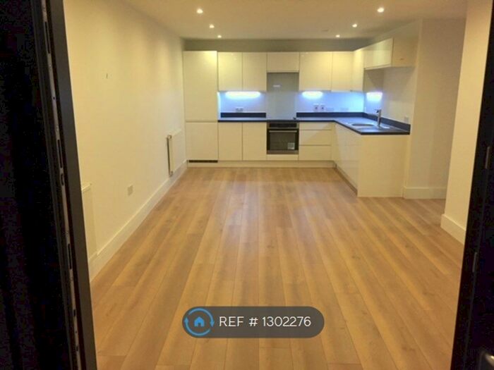 2 Bedroom Flat To Rent In Osiers Road, London SW18