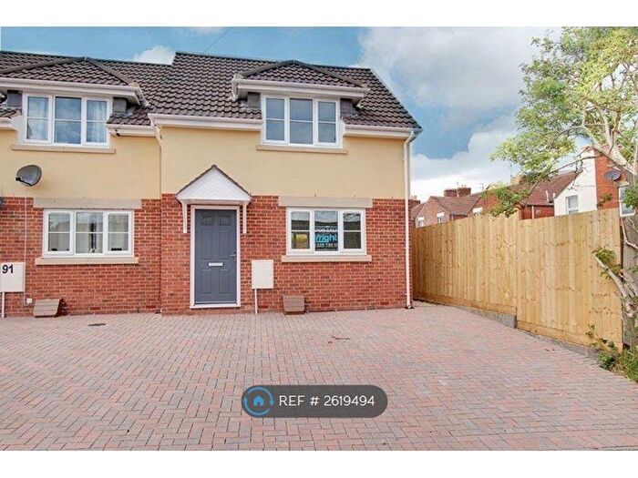 2 Bedroom End Of Terrace House To Rent In Rutland Crescent, Trowbridge, BA14