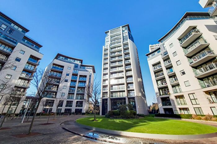 2 Bedroom Flat To Rent In Hyperion Tower, Pump House Crescent, Brentford, TW8