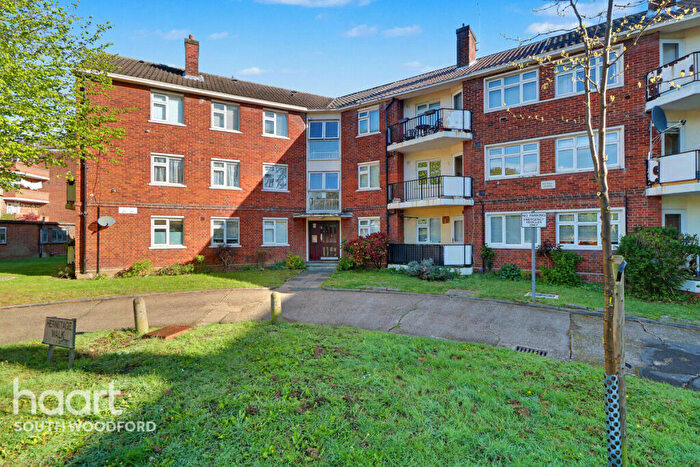 3 Bedroom Apartment For Sale In Hermitage Walk, London, E18