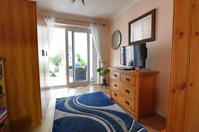 2 Bedroom Detached Bungalow For Sale In Carlton Square, Western Downs, Stafford, ST17