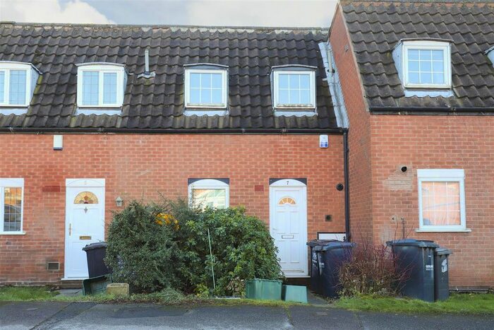 2 Bedroom Terraced House To Rent In Honingham Close, Woodthorpe View, Nottinghamshire NG5