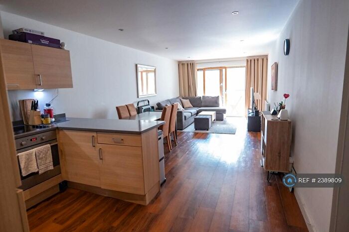 2 Bedroom Flat To Rent In Pinnacle House, London, NW9