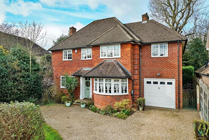 5 Bedroom Detached House For Sale In Gurney Court Road, St. Albans, AL1