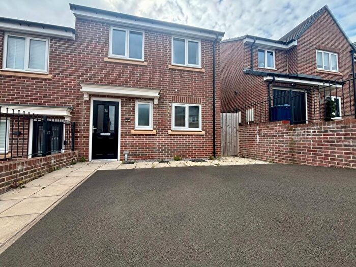 3 Bedroom Semi-Detached House For Sale In Maple Road, Blaydon, NE21