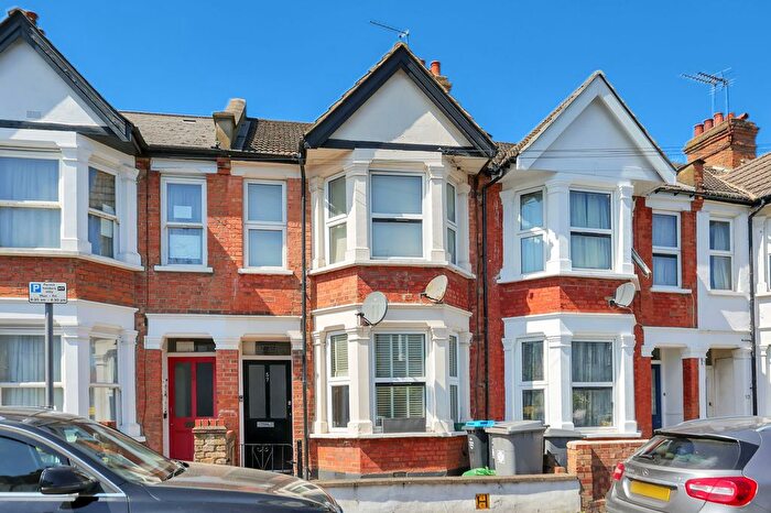 2 Bedroom Flat For Sale In Oldfield Road, London, NW10