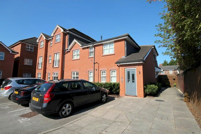2 Bedroom Flat To Rent In Victoria Gardens, Latchford, Warrington, WA4