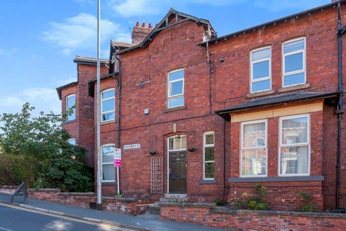 2 Bedroom Flat To Rent In Alverthorpe Road, Wakefield, WF2