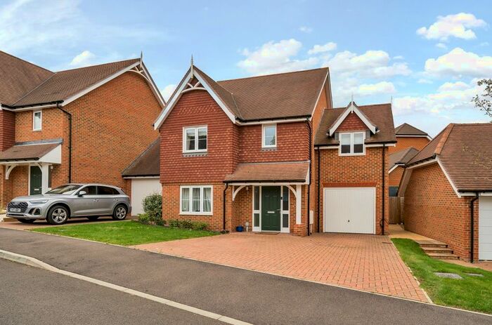 4 Bedroom Detached House For Sale In Weyburn Lane, Elstead, Godalming, GU8
