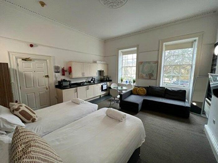 Studio To Rent In Berkeley Square, Bristol, BS8 - Photo 3