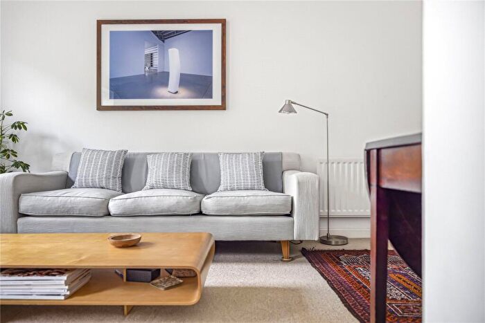3 Bedroom Semi-Detached House For Sale In Bennett Crescent, Oxford, OX4