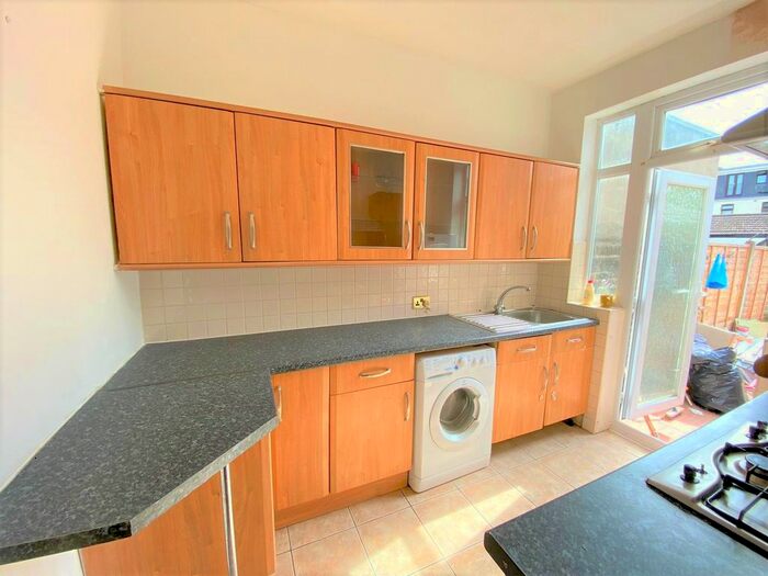 1 Bedroom Flat To Rent In Vernon Road, Ilford, IG3