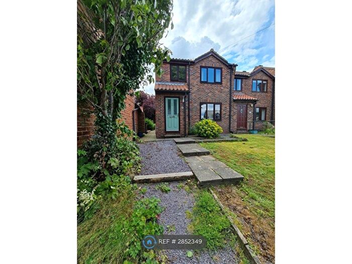 3 Bedroom End Terrace House To Rent In Wold Cottages, York, YO19
