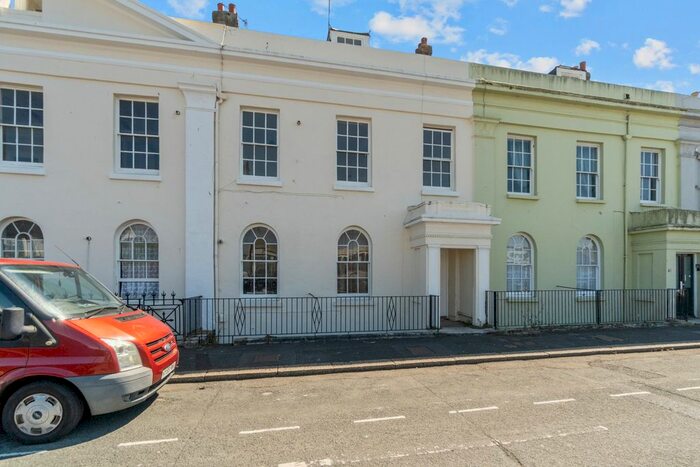 1 Bedroom Flat To Rent In Emma Place, Millbay, Plymouth, PL1