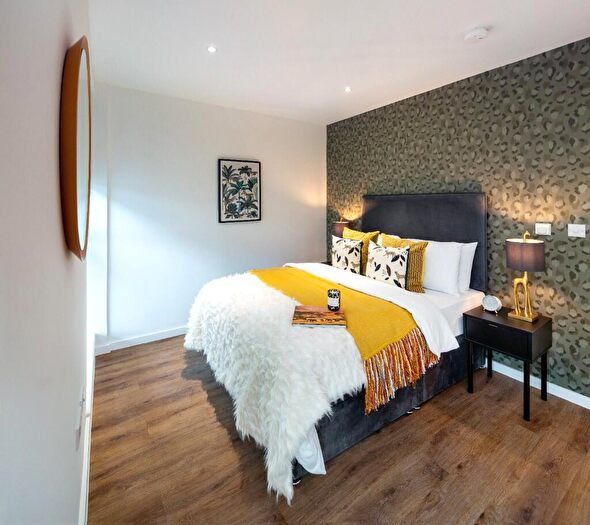 3 Bedroom Apartment To Rent In Silvertown Way, London, E16