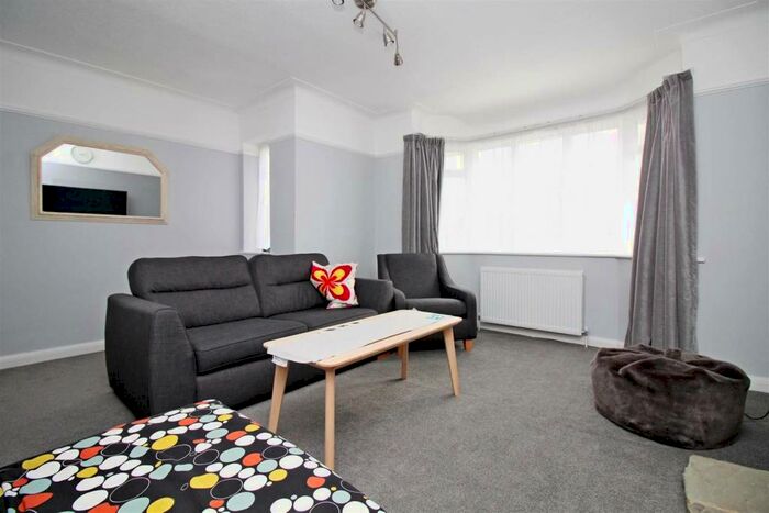 2 Bedroom Flat To Rent In Springfield Close, Stanmore, HA7