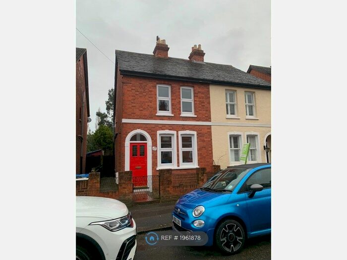 3 Bedroom Semi-Detached House To Rent In College Rise, Maidenhead, SL6