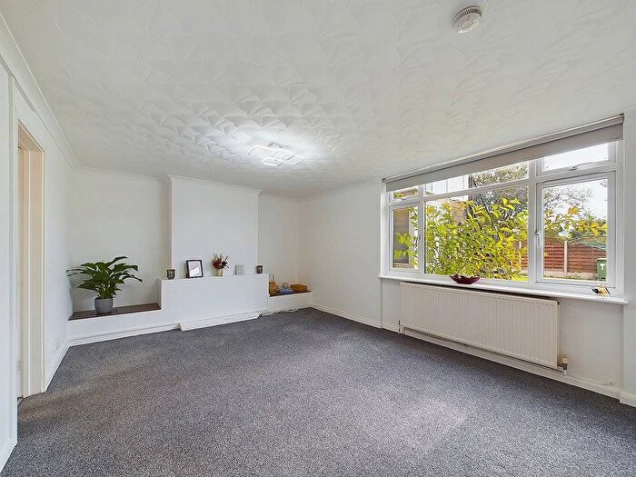 2 Bedroom Flat To Rent In Ellison Road, Sidcup, Kent, DA15