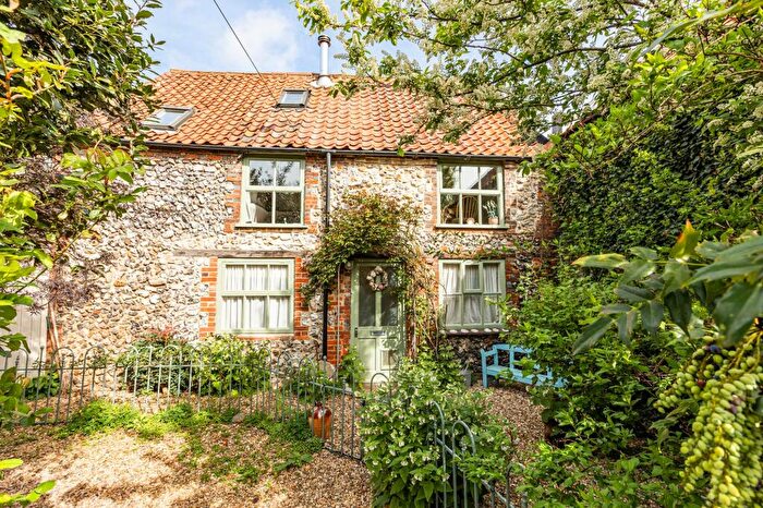 2 Bedroom Cottage For Sale In Two Bedroom Barn Conversion In Burnham Market, PE31