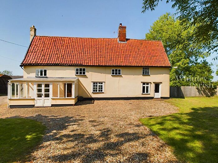 4 Bedroom Farm House To Rent In Wilderness Farm, Short Green, IP22