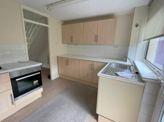 3 Bedroom Property To Rent In Fairyland, Neath, SA11