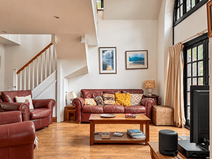 3 Bedroom Barn Conversion For Sale In The Courtyard, Liscombe Park, Soulbury, LU7