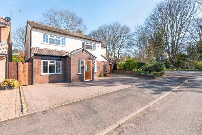 5 Bedroom Detached House For Sale In Dodd Avenue, Warwick, CV34