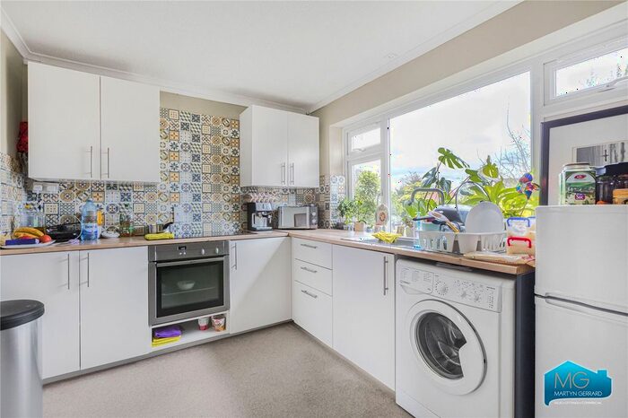 2 Bedroom Maisonette To Rent In Willenhall Court, Great North Road, New Barnet, Hertfordshire, EN5