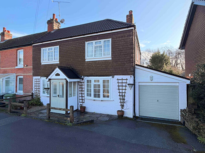 3 Bedroom Semi-Detached House To Rent In Wickham, PO17